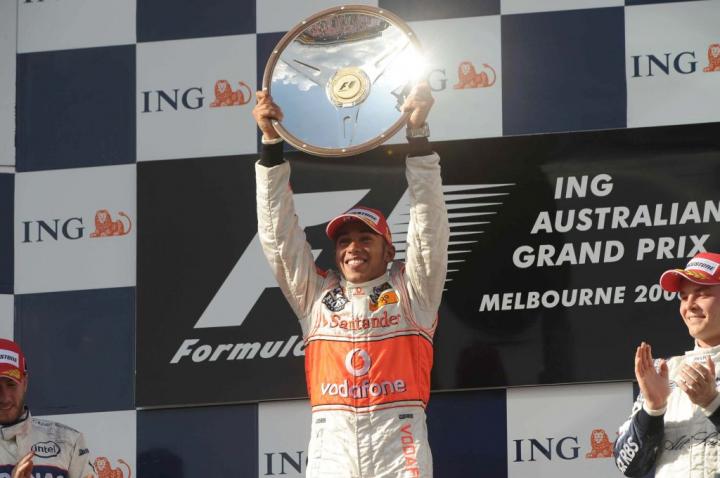Lewis Hamilton na podium GP Australii 2008