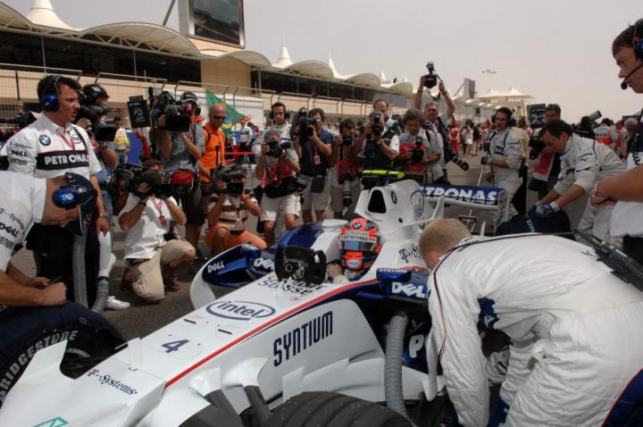 Robert Kubica na starcie do GP Bahrajnu 2008