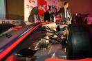 2010 inne XTB XTB sponsorem McLarena 15